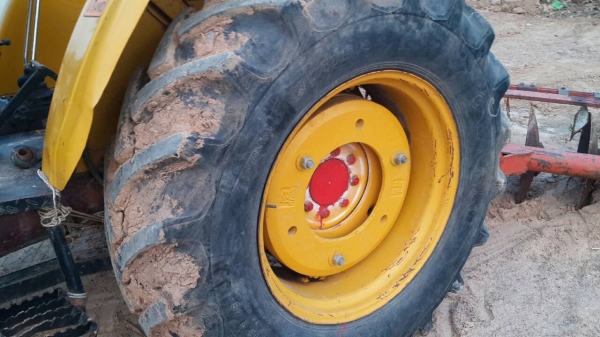 รถไถทะเลทองรุ่นTR55 ปี 2เพลา เครื่องดี ปั้มพ์ดี ใช้งานดี อุปกรณ์ ใบดัน ผานหลัง พร้อมทะเบียนเอกสารพร้อม 0857698049 0887115178 ID LINE ps5599