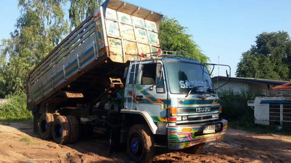 10ล้อดั้มพ์2เพลา ISUSU ROCKY240 กระบะมิเนียม เครื่องดี แชชซีสวย เอกสารพร้อมโอนเจ้าของขายเอง ดูรถได้ที่อ.ประทาย จ.นครราชสีมา TEL0857698049 0887115178 ราคา890000บาทID LINE ps5599