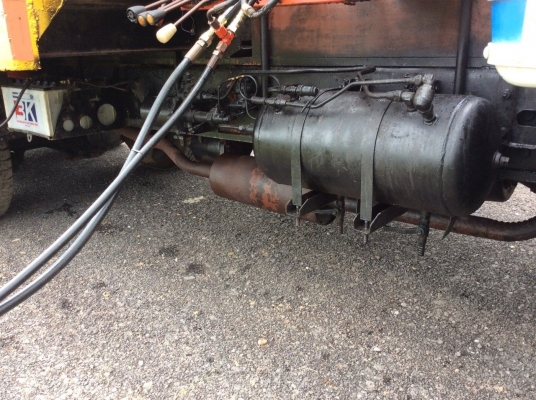 HINO10ล้อ(NewKT725) 2เพลามีสโลว์ เบรคลมดัน พร้อมเฮี๊ยบ 5T สภาพสวย รถพร้อมใช้งาน ขึ้นแม็คโคร 200ได้ขาย 650,000บาท ศุภากร(081-1903107,081-4252943)