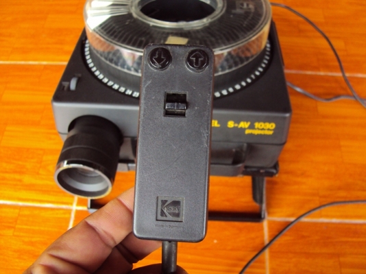 เครื่องฉายสไลด์แบบถาดหมุน