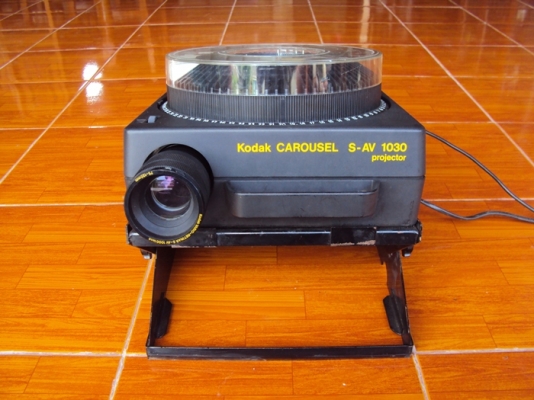 เครื่องฉายสไลด์แบบถาดหมุน