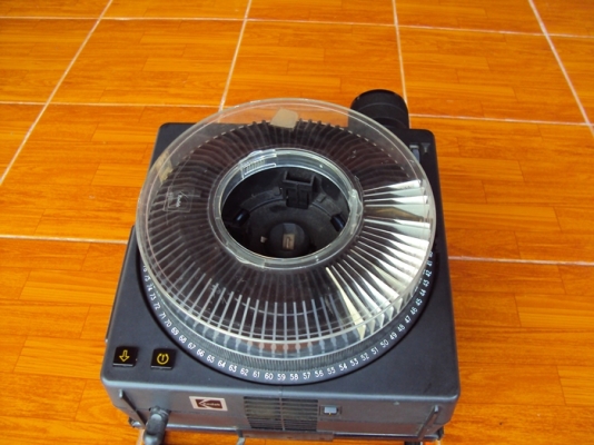 เครื่องฉายสไลด์แบบถาดหมุน