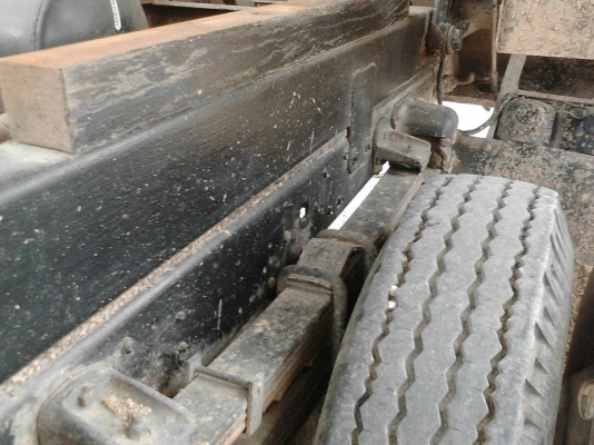 รถฮีโน่ 6 ล้อดั้ม ทูโถ้ 136 แรงม้า. ปี 50.  ( รถวิ่ง 15x,xxx กม. )    สนใจติดต่อ  081 - 6079515