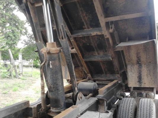 รถฮีโน่ 6 ล้อดั้ม ทูโถ้ 136 แรงม้า. ปี 50.  ( รถวิ่ง 15x,xxx กม. )    สนใจติดต่อ  081 - 6079515