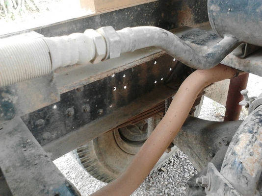 รถฮีโน่ 6 ล้อดั้ม ทูโถ้ 136 แรงม้า. ปี 50.  ( รถวิ่ง 15x,xxx กม. )    สนใจติดต่อ  081 - 6079515