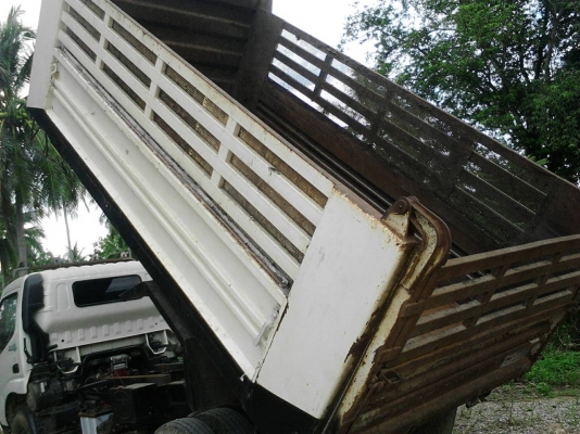 รถฮีโน่ 6 ล้อดั้ม ทูโถ้ 136 แรงม้า. ปี 50.  ( รถวิ่ง 15x,xxx กม. )    สนใจติดต่อ  081 - 6079515