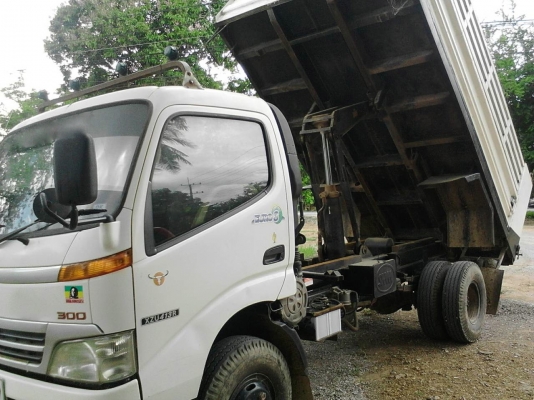 รถฮีโน่ 6 ล้อดั้ม ทูโถ้ 136 แรงม้า. ปี 50.  ( รถวิ่ง 15x,xxx กม. )    สนใจติดต่อ  081 - 6079515