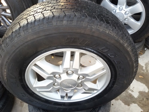 ขายล้อISUZU Hilander 16 ยาง245/70/16  4 ล้อ