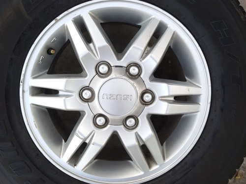 ขายล้อISUZU Hilander 16 ยาง245/70/16  4 ล้อ