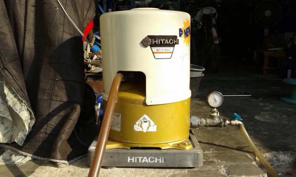 ขายปั้มน้ำอัตโนมัติ Hitachi 100W สภาพดีเดิมๆ วิ่งนิ่ม ตรวจเช็คเเรงดันเรียบร้อยแล้ว พร้อมใช้งาน