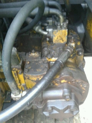 KOMATSU 200-5 รถพร้อมใช้ เครื่องดี ช่วงล่างดี แอร์เย็น รถใช้งานอยู่ โทร 0937282709