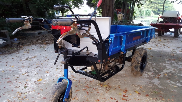 รถบรรทุกการเกษตรและก่อสร้างนั่งขับ รหัสสินค้า R - 13