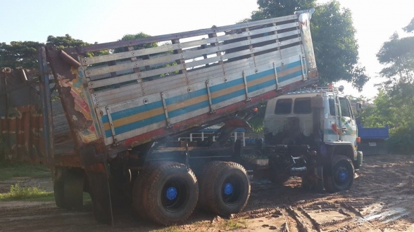 าย10ล้อ2เพลาดัมพ์ FXZ23กระบะมิเนียม240 ปี40 แชชซีสวย เกียร์ฟลูเลอร์อีตั้น เครื่องดี ช่วงล่างดี พ.เพาเวอร์ เบรคทิ๊ฟฟี่พร้อมลุยงาน 6SD1