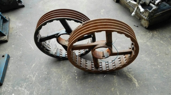 ** เหลือ 1 ตัว ** มู่เล่ล่อง B แบบ 4 ล่องสายพาน ขนาด 20" เป็นของใหม่เก่าเก็บไม่เคยใช้งาน มี 2 ตัว จัดส่งทั่วประเทศครับ!!