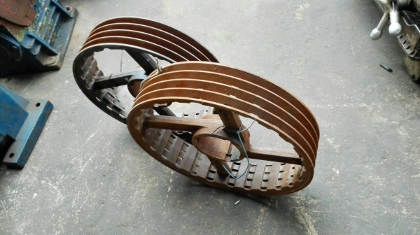 ** เหลือ 1 ตัว ** มู่เล่ล่อง B แบบ 4 ล่องสายพาน ขนาด 20" เป็นของใหม่เก่าเก็บไม่เคยใช้งาน มี 2 ตัว จัดส่งทั่วประเทศครับ!!