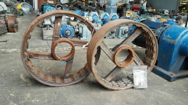 ** เหลือ 1 ตัว ** มู่เล่ล่อง B แบบ 4 ล่องสายพาน ขนาด 20" เป็นของใหม่เก่าเก็บไม่เคยใช้งาน มี 2 ตัว จัดส่งทั่วประเทศครับ!!