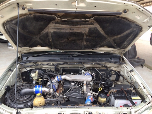 ขายย วีโก้ตอนเดียว ปี48 พร้อมลุยงานราคาเบาๆครับ