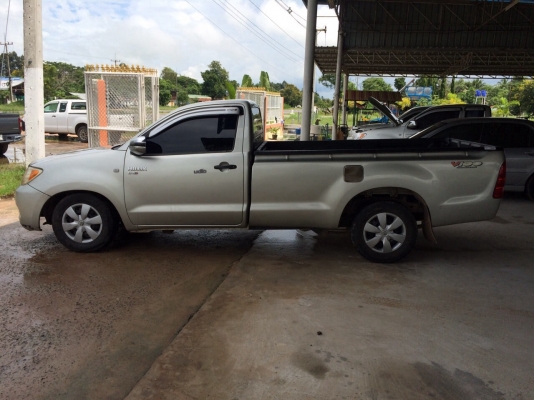 ขายย วีโก้ตอนเดียว ปี48 พร้อมลุยงานราคาเบาๆครับ