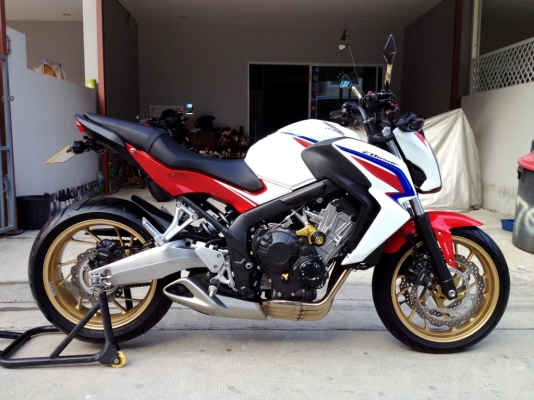 ((ดาวน์ 59000)) ขาย CB650f ปี2014 TRI-Color แต่งสวย วิ่ง3300 km. ราคา 249000 บาท