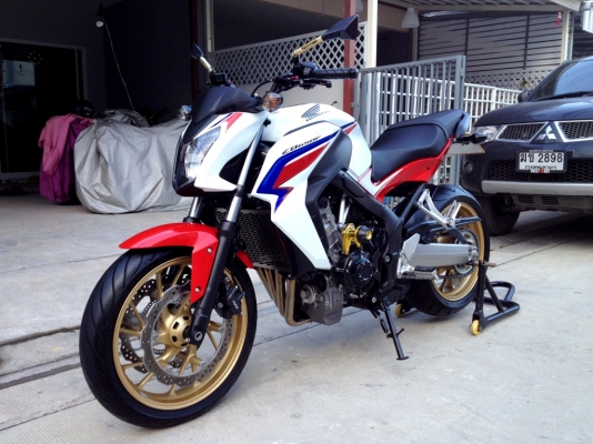 ((ดาวน์ 59000)) ขาย CB650f ปี2014 TRI-Color แต่งสวย วิ่ง3300 km. ราคา 249000 บาท