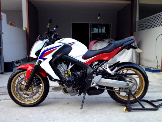 ((ดาวน์ 59000)) ขาย CB650f ปี2014 TRI-Color แต่งสวย วิ่ง3300 km. ราคา 249000 บาท
