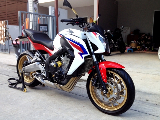 ((ดาวน์ 59000)) ขาย CB650f ปี2014 TRI-Color แต่งสวย วิ่ง3300 km. ราคา 249000 บาท