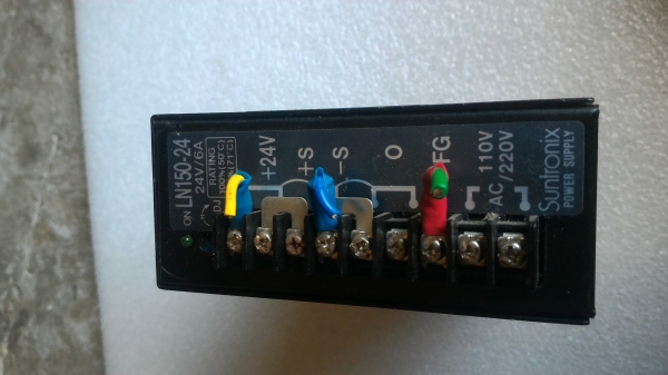 เพาเวอร์ซัพพลาย จ่ายไฟ 24 V. กระแสที่ 6 A. INPUT 90 - 264 V.