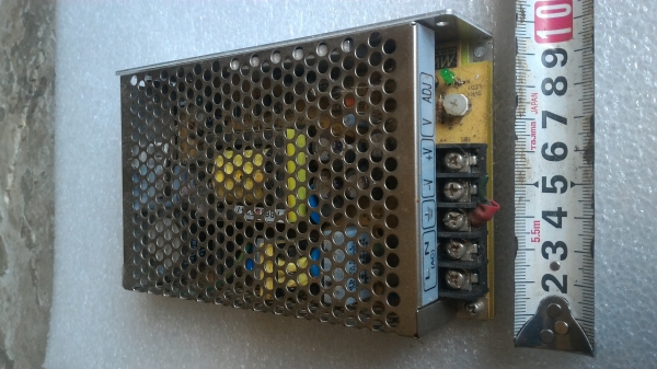 เพาเวอร์ซัพพลาย จ่ายไฟ 15 V. กระแสที่ 4 A. INPUT 100 - 240 V.