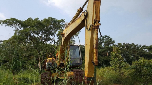 ขายตามสภาพแบคโฮ KOMATSU PC200-5 เครื่องพังเสื้อสูบทะลุ ช่วงล่างดี ซ่อมเครื่องอย่างเดียวใช้งานได้เลย เอกสารสัญญาซื้อขาย ราคาต่อรองได้ครับ