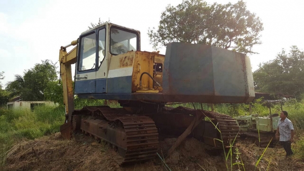 ขายตามสภาพแบคโฮ KOMATSU PC200-5 เครื่องพังเสื้อสูบทะลุ ช่วงล่างดี ซ่อมเครื่องอย่างเดียวใช้งานได้เลย เอกสารสัญญาซื้อขาย ราคาต่อรองได้ครับ