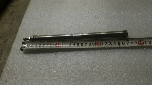 กระบอกสูบนิวเมติก ยี่ห้อ KOGANEI  ขนาดกระบอกโต 16 มม. มีระยะชัก 200 มม.