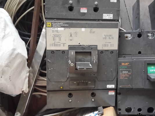 เบรกเกอร์