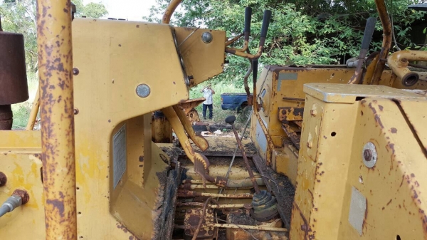 ขายตามสภาพแทรคเตอร์ CAT D4E ช่างถอดอะไหล่ว่าจะซ่อมแต่ทำไม่เสร็จ อะไหล่และอุปกรณ์มีครบ ขายตามสภาพแทรคเตอร์ CAT D4E ช่างถอดอะไหล่ว่าจะซ่อมแต่ทำไม่เสร็จ อะไหล่และอุปกรณ์มีครบ