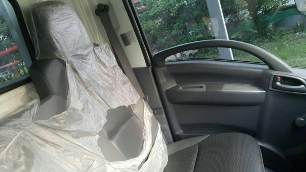 หกล้อ อีซูซุ NMR130ปี54ยาว4.30ม สภาพนางฟ้าสวยบางเดิมทั้งคนไม่มีตำนิ ทะเบียนพร้อมโอน ราคา 745,000บ ต่อรองได้