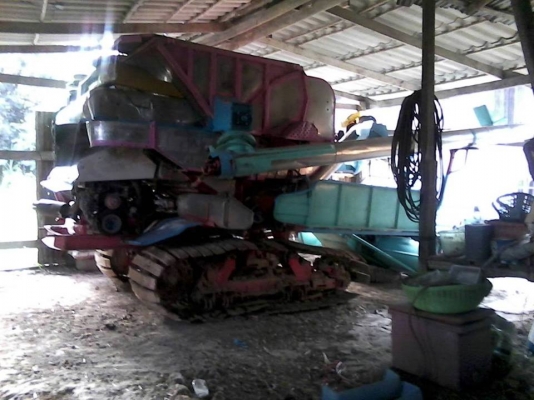 ขายรถเกี่ยวศักดิ์พัฒนา เครื่อง195เทอร์โบอีซูซุ เทรลเลอร6ล้อหัวยาว สภาพร้อมใช้งานเอกสารพร้อม