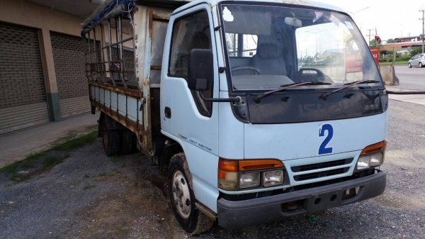 หกล้อ อีซูชุ NKR120ปี40 ช่วงยาว 4.30ม สภาพดีสวยบางเดิมพร้อมใช้งาน ทะเบียนพร้อมโอน ราคา 335,000บ