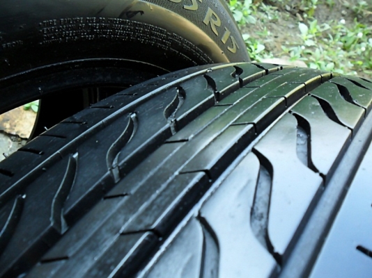 มิชลิน195-65-R15 ลงพื้นปลายปี13(4เส้น 3,800บ)