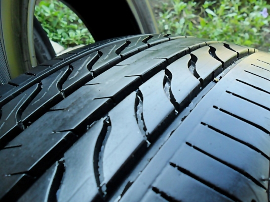 มิชลิน195-65-R15 ลงพื้นปลายปี13(4เส้น 3,800บ)