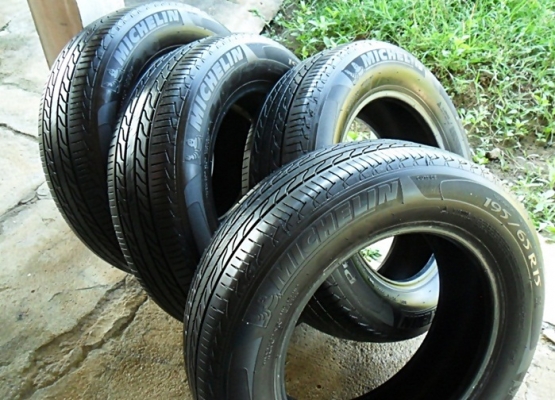 มิชลิน195-65-R15 ลงพื้นปลายปี13(4เส้น 3,800บ)