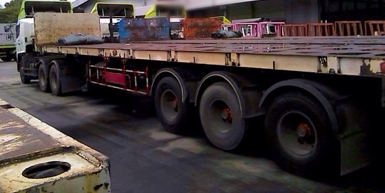 ขายด่วน  รถสิบล้อหัวลาก พร้อมหางพื้นเรียบสามเพลา  HINO  MEGA 320 ปี 49  สภาพดีมาก  พร้อมใช้งาน   เอกสารพร้อม