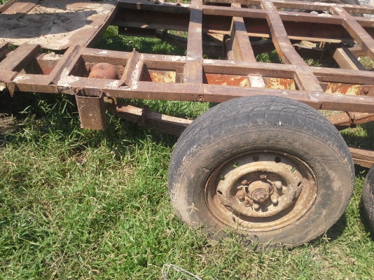 ขายเทเลอร์บรรทุก 4 ล้อ มีแหนบซับทั้ง 4 ล้อ ถูกๆ บรรทุกแบ็คโฮเล็กและรถเกี่ยวข้าวได้ ขายเทเลอร์บรรทุก 4 ล้อ มีแหนบซับทั้ง 4 ล้อ ถูกๆ บรรทุกแบ็คโฮเล็กและรถเกี่ยวข้าวได้