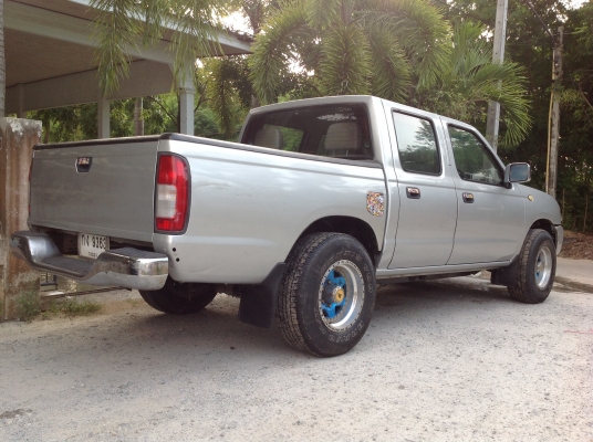 นิสสัน ฟรอนเทีย สี่ประตู เครื่อง 3000 ZDII