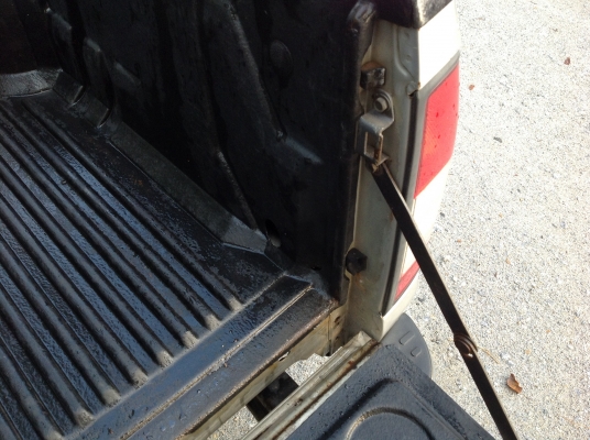 นิสสัน ฟรอนเทีย สี่ประตู เครื่อง 3000 ZDII