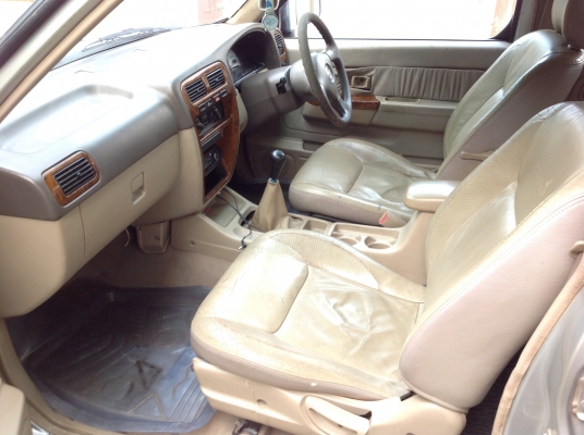 นิสสัน ฟรอนเทีย สี่ประตู เครื่อง 3000 ZDII