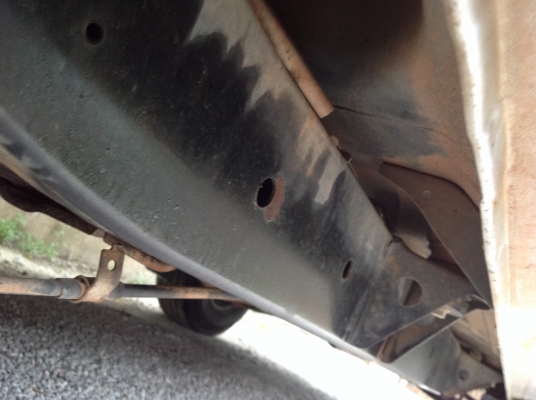 นิสสัน ฟรอนเทีย สี่ประตู เครื่อง 3000 ZDII