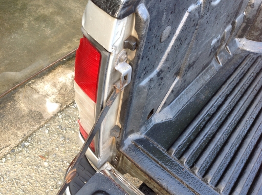 นิสสัน ฟรอนเทีย สี่ประตู เครื่อง 3000 ZDII