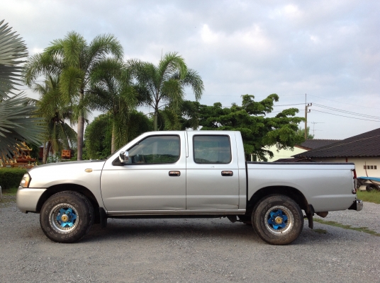 นิสสัน ฟรอนเทีย สี่ประตู เครื่อง 3000 ZDII