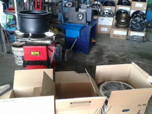 ขายแม็กใหม่พร้อมยางใหม่  แม็กเลนโซ่ ขอบ16 แนวออฟโรดสวยๆ