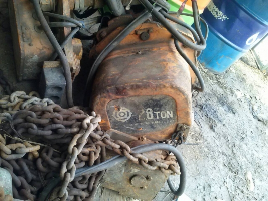 รอกไฟฟ้าHITACHI ขนาด 2.8ตัน พร้อมตัวเดิน