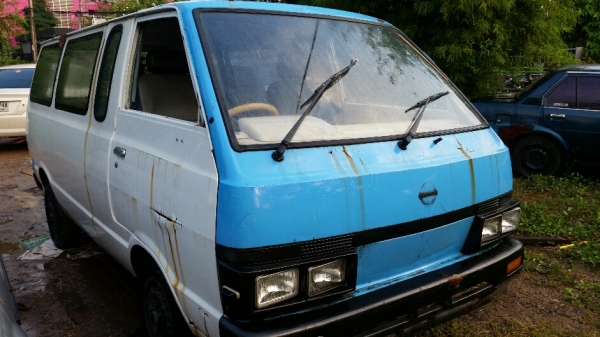 รถตู้นิสสันแวนเน็ต เครื่องดีเซล ทะเบียนแจ้งจอด เอกสารโอน ขับได้ 23,000 บาท